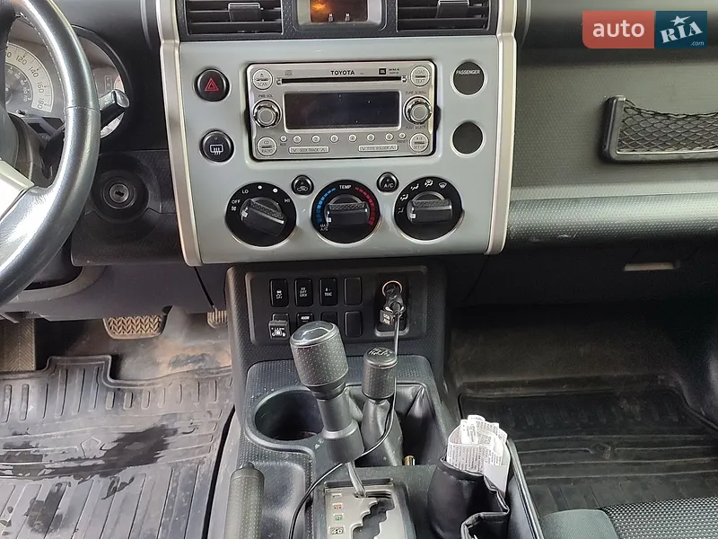 Toyota FJ Cruiser 2014 VIN JTEBU4BF9EK176011 фото оголошення 5 з 51