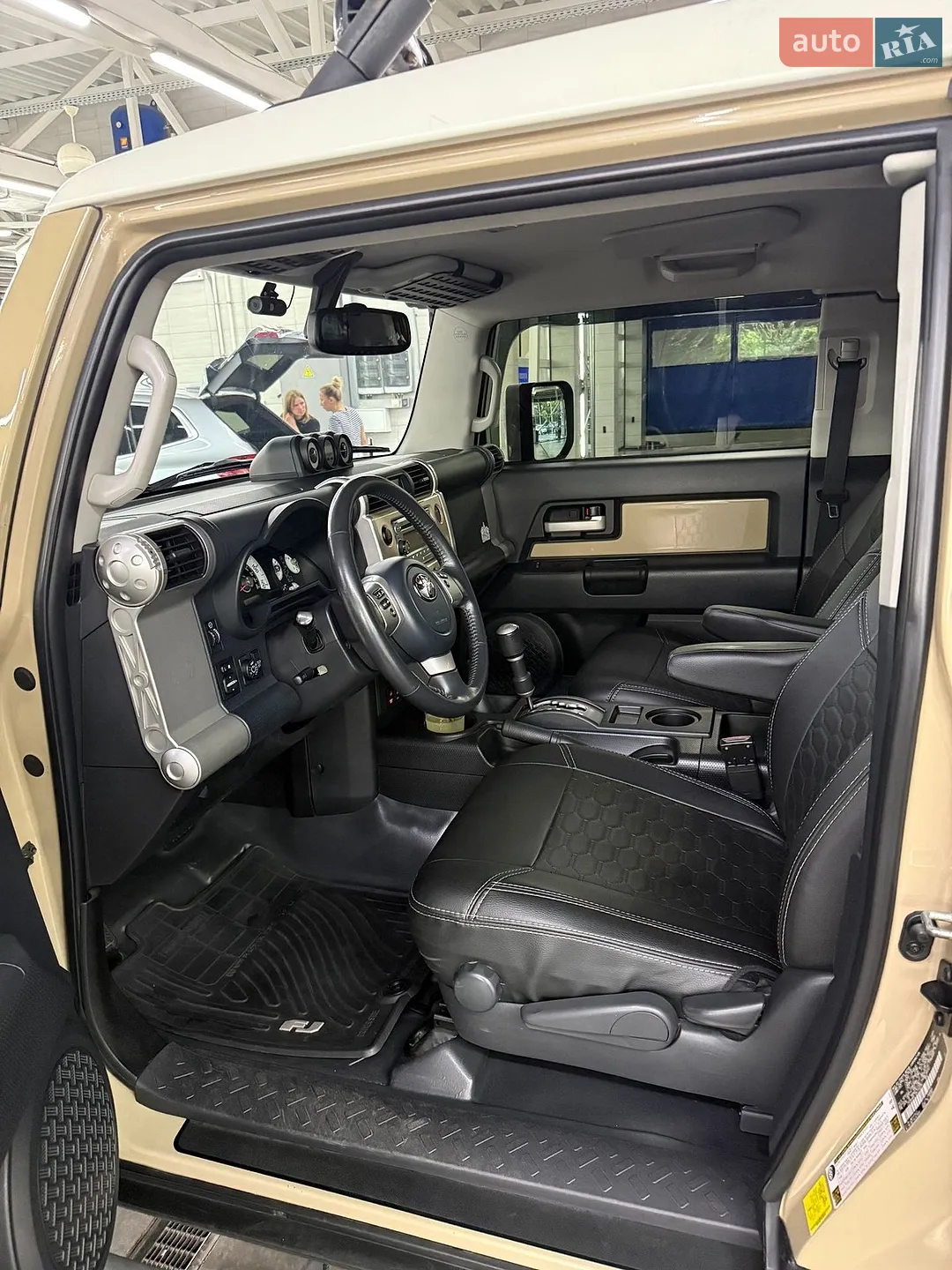 2012 Toyota FJ Cruiser - мініатюра 13