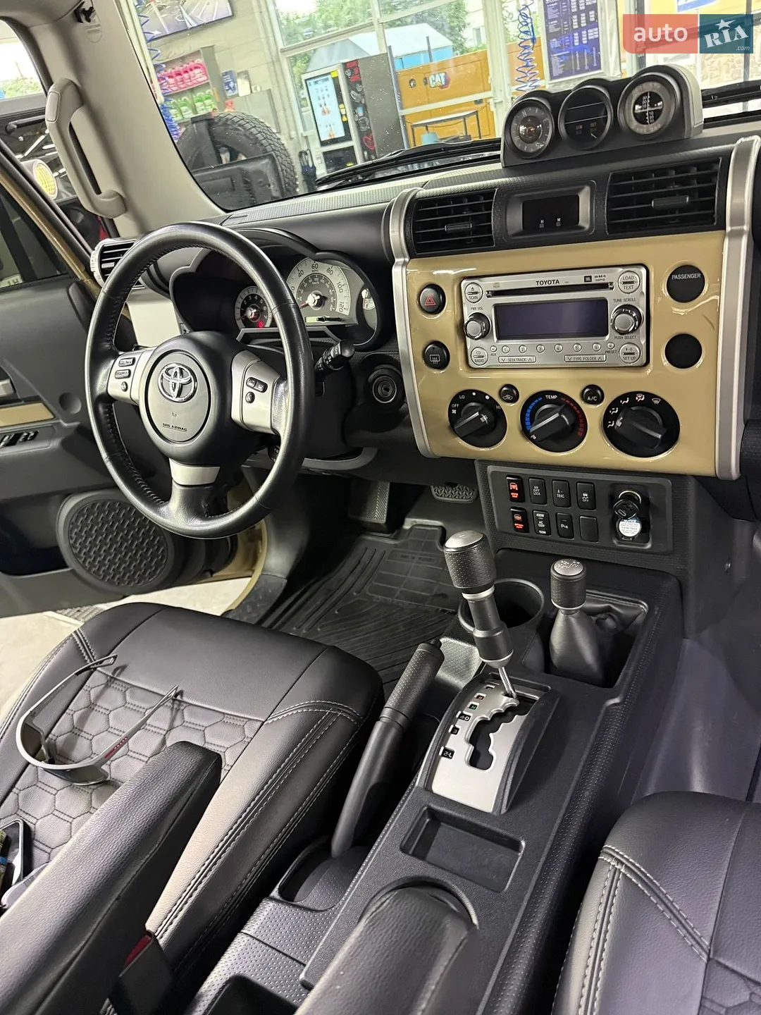 2012 Toyota FJ Cruiser - мініатюра 28