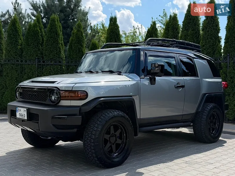 Toyota FJ Cruiser 2012