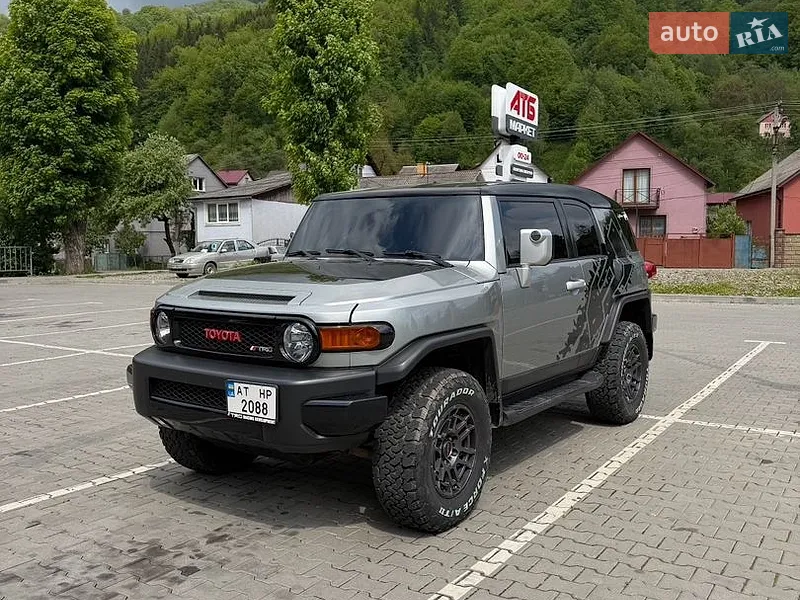 Toyota FJ Cruiser 2012