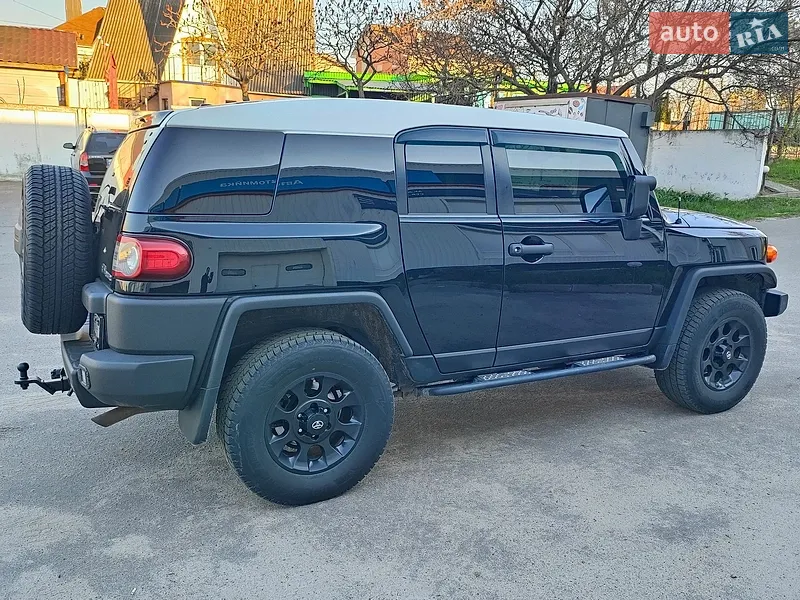 Toyota FJ Cruiser 2012