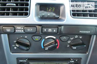 Внедорожник / Кроссовер Toyota Fortuner 2001 в 