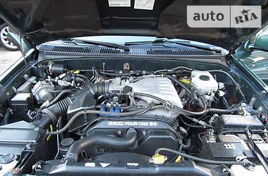 Внедорожник / Кроссовер Toyota Fortuner 2001 в 