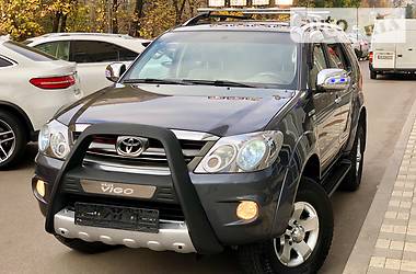 Позашляховик / Кросовер Toyota Fortuner 2006 в Києві