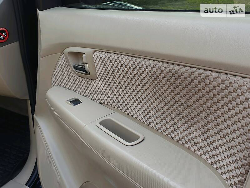 Позашляховик / Кросовер Toyota Fortuner 2007 в Києві