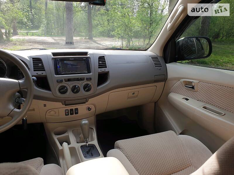 Позашляховик / Кросовер Toyota Fortuner 2007 в Києві