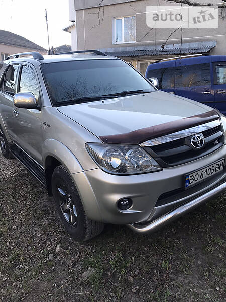 Позашляховик / Кросовер Toyota Fortuner 2005 в Тернополі фото 4 Позашляховик / Кросовер Toyota Fortuner 2005 в Тернополі