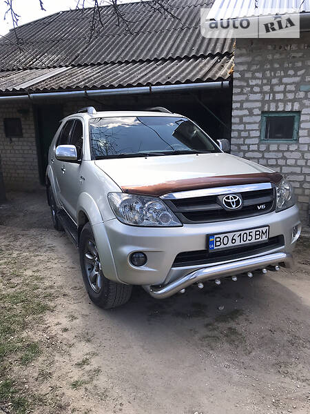 Позашляховик / Кросовер Toyota Fortuner 2005 в Тернополі фото 7 Позашляховик / Кросовер Toyota Fortuner 2005 в Тернополі