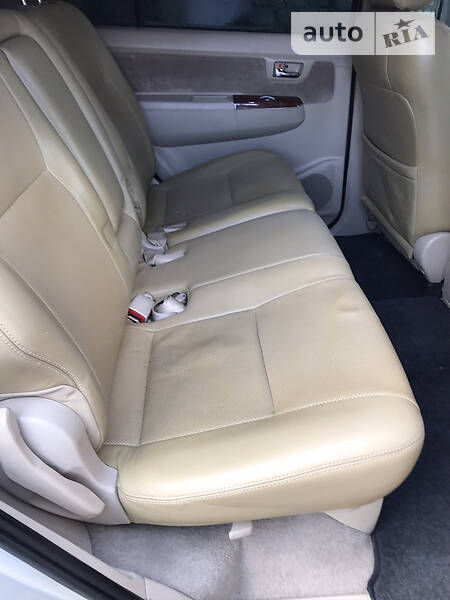 Позашляховик / Кросовер Toyota Fortuner 2005 в Тернополі фото 18 Позашляховик / Кросовер Toyota Fortuner 2005 в Тернополі