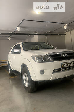 Позашляховик / Кросовер Toyota Fortuner 2007 в Одесі