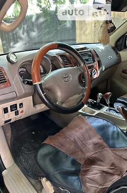 Внедорожник / Кроссовер Toyota Fortuner 2006 в 