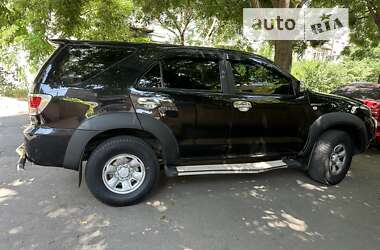 Внедорожник / Кроссовер Toyota Fortuner 2006 в 
