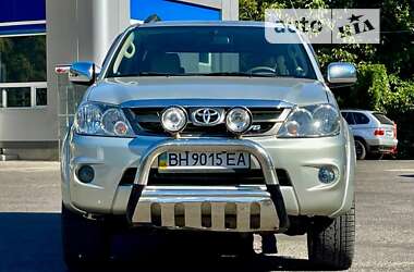 Позашляховик / Кросовер Toyota Fortuner 2007 в 