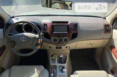 Позашляховик / Кросовер Toyota Fortuner 2007 в 
