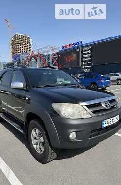 Позашляховик / Кросовер Toyota Fortuner 2005 в Києві