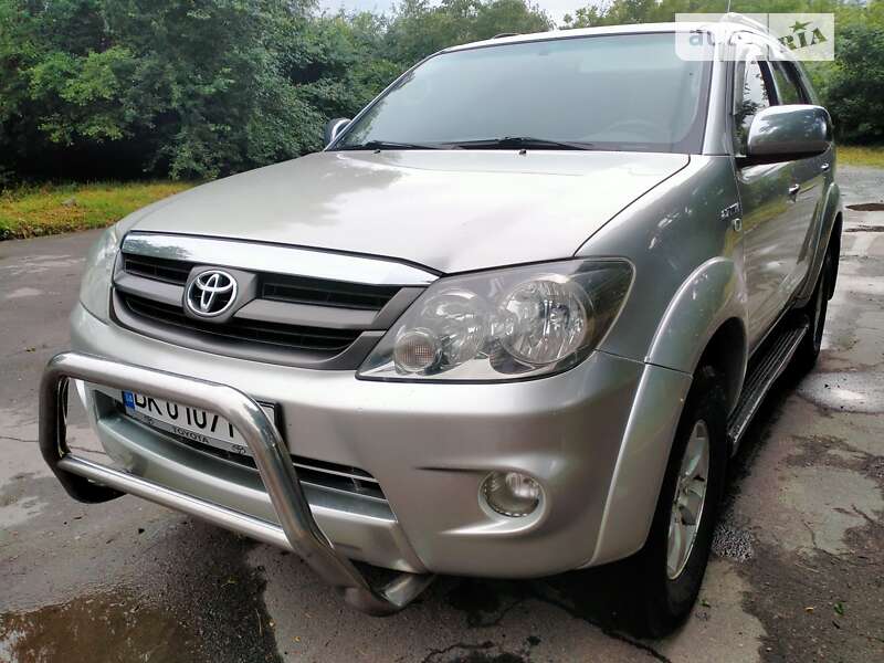 Toyota Fortuner 2007