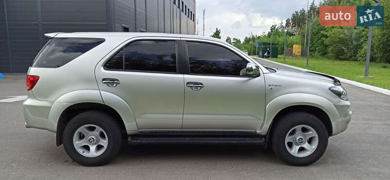 Внедорожник / Кроссовер Toyota Fortuner 2007 в Василькове
