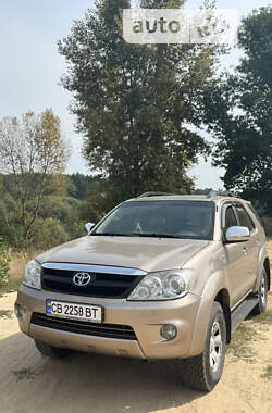 Позашляховик / Кросовер Toyota Fortuner 2006 в Чернігові