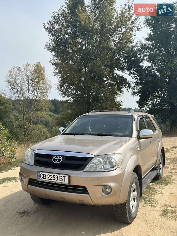 Toyota Fortuner 2006