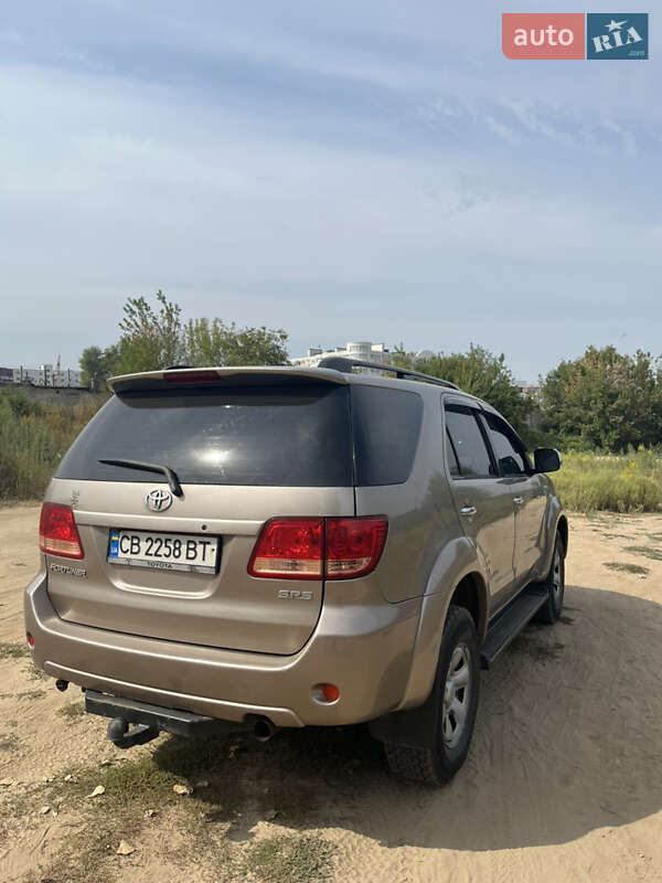Внедорожник / Кроссовер Toyota Fortuner 2006 в Чернигове