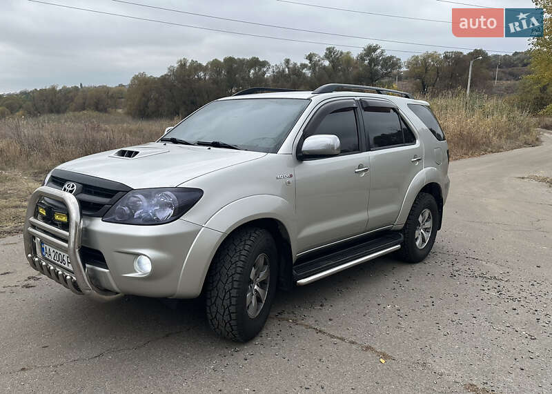 Внедорожник / Кроссовер Toyota Fortuner 2007 в Харькове