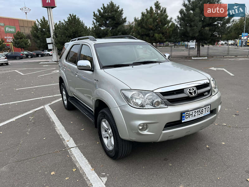 Toyota Fortuner 2007