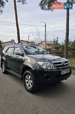 Позашляховик / Кросовер Toyota Fortuner 2006 в Києві