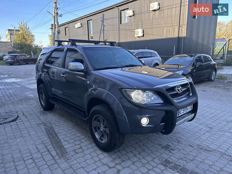 Toyota Fortuner 2006