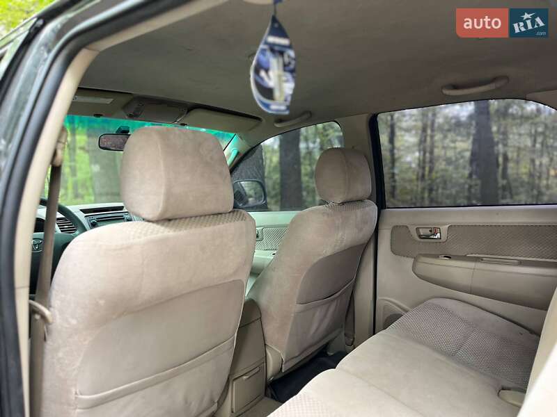 Позашляховик / Кросовер Toyota Fortuner 2006 в Києві