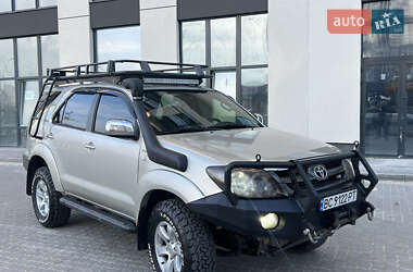 Позашляховик / Кросовер Toyota Fortuner 2007 в Івано-Франківську