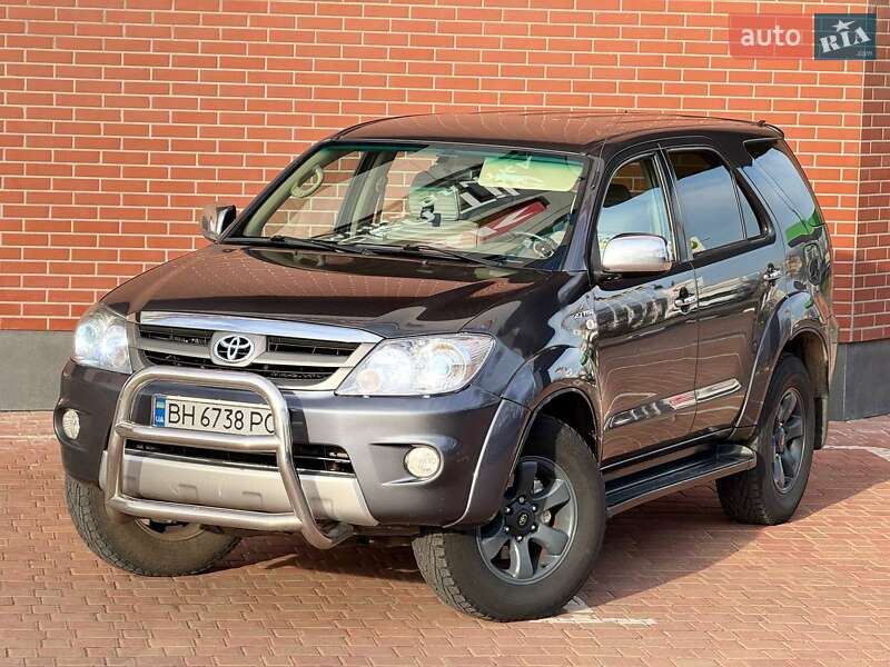 Позашляховик / Кросовер Toyota Fortuner 2006 в Одесі