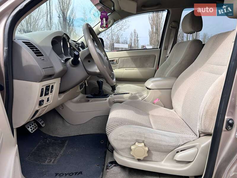 Позашляховик / Кросовер Toyota Fortuner 2006 в Одесі