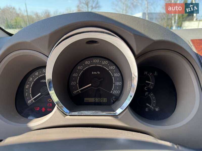 Внедорожник / Кроссовер Toyota Fortuner 2008 в Коропе