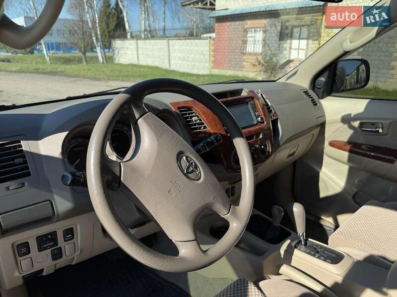 Внедорожник / Кроссовер Toyota Fortuner 2008 в Коропе