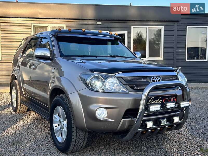 Позашляховик / Кросовер Toyota Fortuner 2006 в Одесі