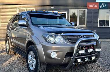 Внедорожник / Кроссовер Toyota Fortuner 2006 в 
