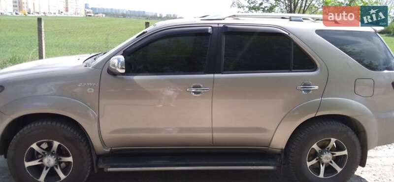 Toyota Fortuner 2007