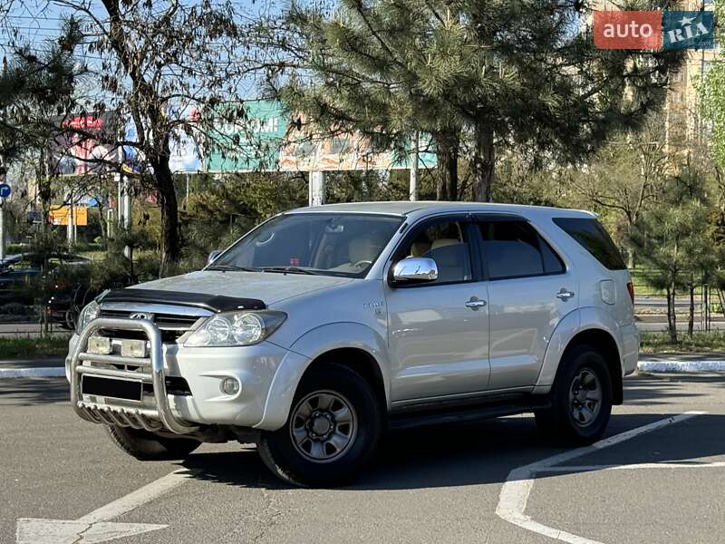 Позашляховик / Кросовер Toyota Fortuner 2007 в Одесі