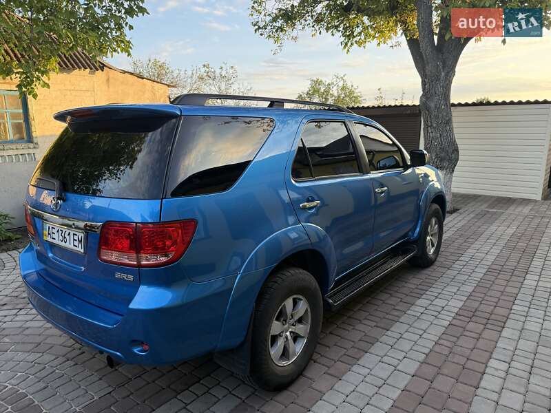 Внедорожник / Кроссовер Toyota Fortuner 2007 в Кривом Роге