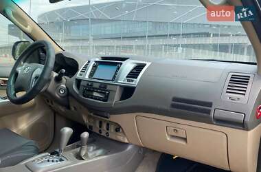 Позашляховик / Кросовер Toyota Fortuner 2013 в 