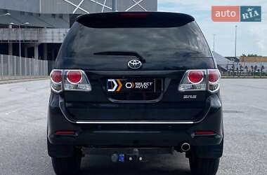 Позашляховик / Кросовер Toyota Fortuner 2013 в 