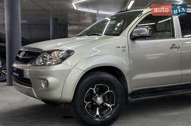 Внедорожник / Кроссовер Toyota Fortuner 2007 в 