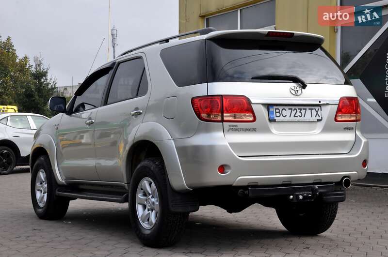 Внедорожник / Кроссовер Toyota Fortuner 2006 в Львове