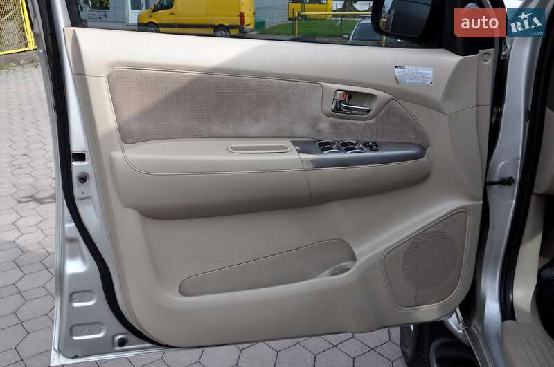 Внедорожник / Кроссовер Toyota Fortuner 2006 в Львове