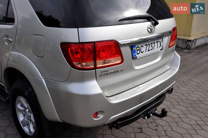 Внедорожник / Кроссовер Toyota Fortuner 2006 в Львове