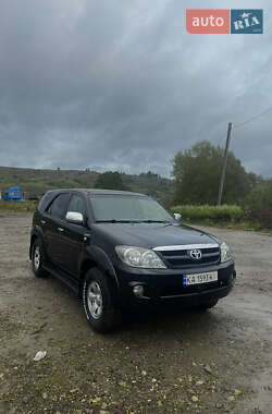 Внедорожник / Кроссовер Toyota Fortuner 2006 в Рахове