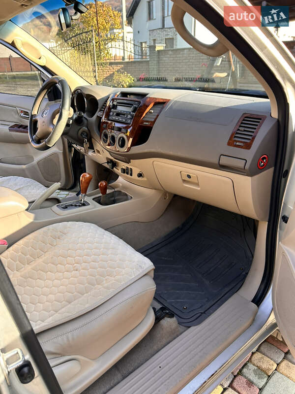 Внедорожник / Кроссовер Toyota Fortuner 2007 в Тячеве фото 17 Внедорожник / Кроссовер Toyota Fortuner 2007 в Тячеве