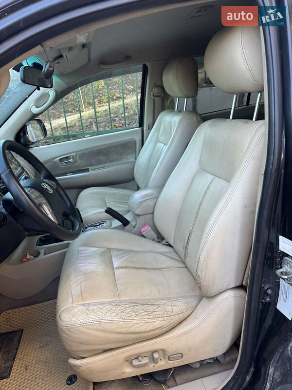 Позашляховик / Кросовер Toyota Fortuner 2006 в Львові