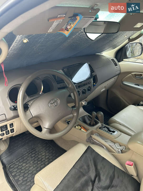 Позашляховик / Кросовер Toyota Fortuner 2006 в Стрию